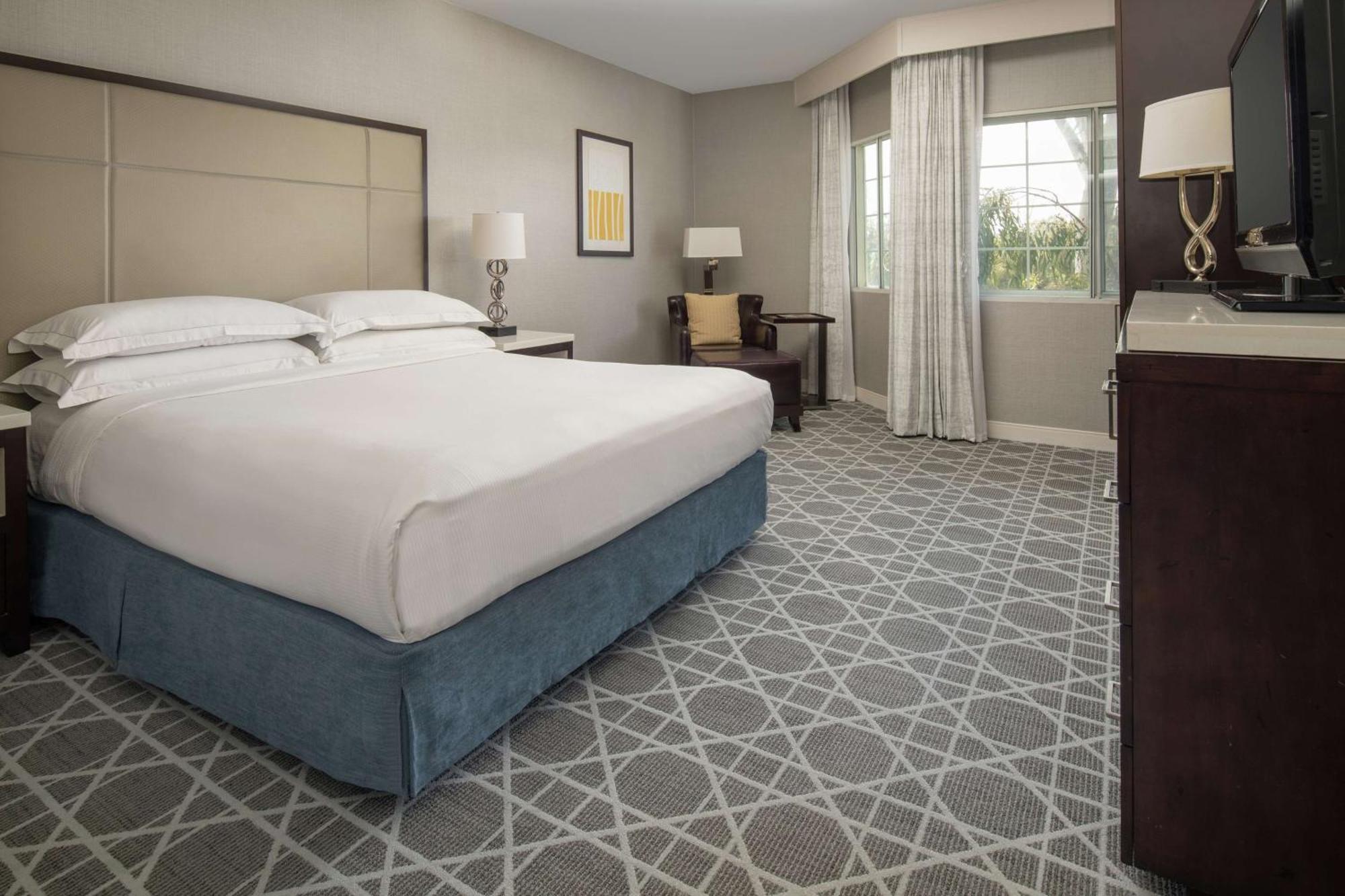 Hilton San Diego/Del Mar Екстериор снимка