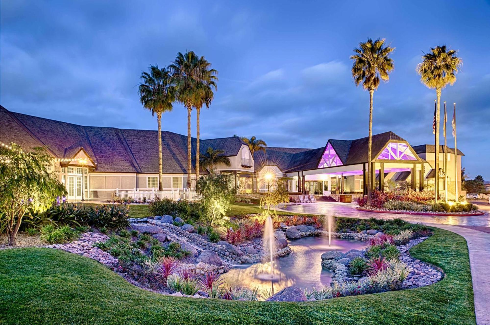 Hilton San Diego/Del Mar Екстериор снимка